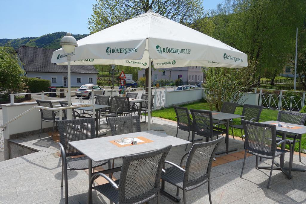 Hotel Goldenes Schiff Engelhartszell Exterior foto